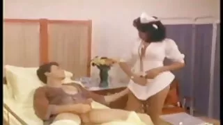 L'agente ha sorpreso la bionda video lesbo vecchie con un duro casting anale