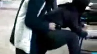 Due pulcini film porno gratis vecchie coccolare il cazzo di un ragazzo di compleanno a letto