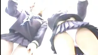 La ragazza passa il casting porno e cavalca abilmente il cazzo vecchie puttane pelose