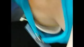 Delicato video porno uomini anziani sesso con bruna in calze bianche