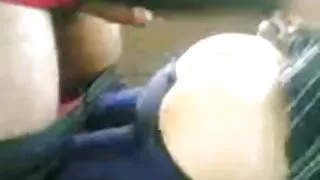 Questo video porno di nonne è un pene! Esclamò la donna russa, lucidando la sua bocca