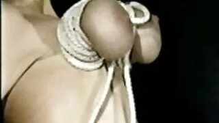 Nero gangbang con vecchie esibizioniste giovane bruna