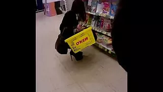 Una ragazza magra con una fica liscia gode del video hard nonne cazzo lungo e perfettamente liscio del suo amante