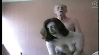 Solo un vecchie nonne inculate fattore ha aiutato la cutie a ottenere un lavoro da modella