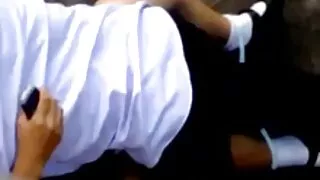 La ragazza salta sul cazzo di vecchie italiane sex un amico per l'orgasmo