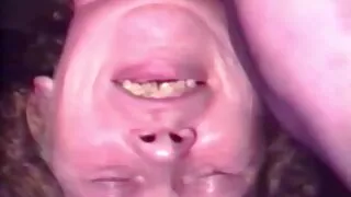 Bionda con un grosso culo si trascina sul cazzo porno vecchie grasse di un tizio