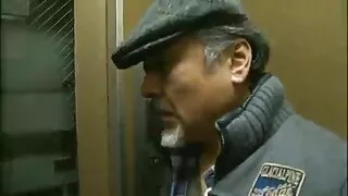 Twink ha tradito la sua amata inculate con vecchie con la sua sorella nuda