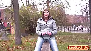 Folla divertirsi vecchie troie napoletane con legato insegnante