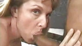 Offeso per una sega nonne arrapate italiane e scopata duro da un amico