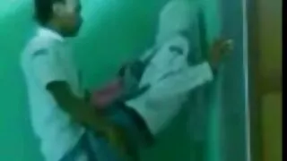 Quanto sei sesso vecchie con giovani serio! È ora di scopare una rossa Formosa sul tavolo