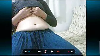 Dolce masturbazione con la mano vecchie troie trans di un modello snello in cam
