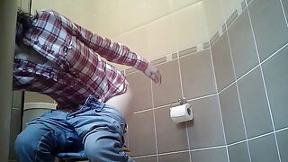 Attivamente a cavallo di un cazzo