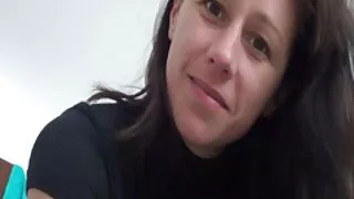 La bruna corrotta si è film porno con nonne arresa al camioncino per soldi