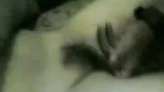 L'uomo accarezza duramente la Milf vecchie porno gratis con un grosso cazzo
